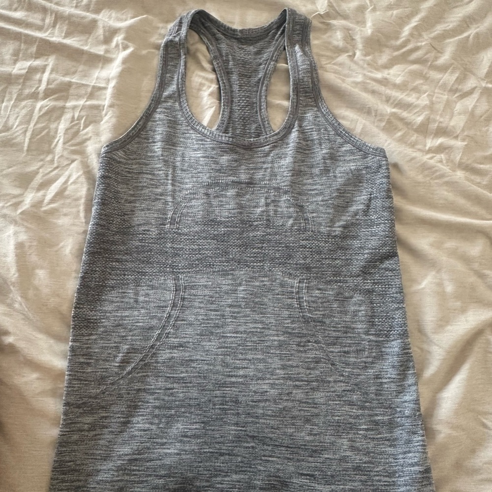 Lululemon heathered gray size 6 swiftly tank top